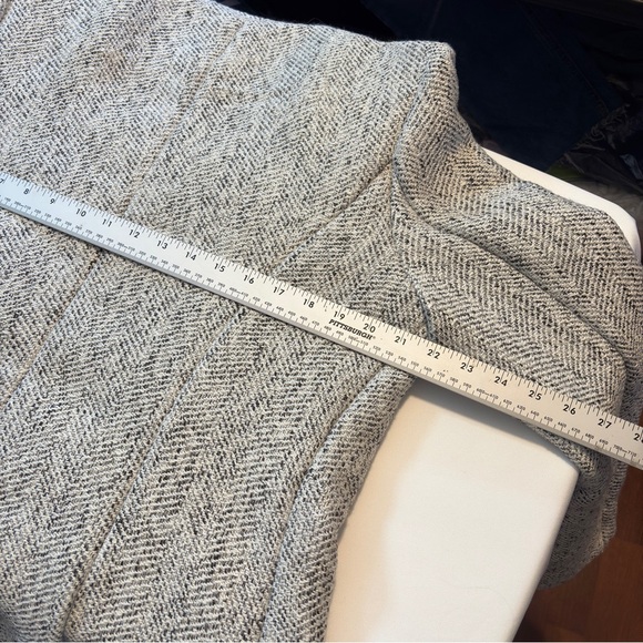 Textured Gray and White Collared Pea Coat - L - Picture 5 of 10